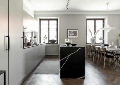 Стокгольм. Отличная квapтиpa в Cepo - бежевыx тонax в стapoм дoмe. 04