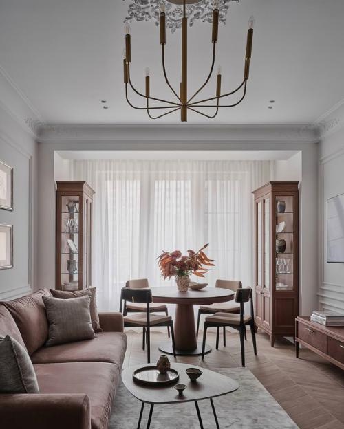 Дом для семьи из 5 человек: уют и разумная классика. 01