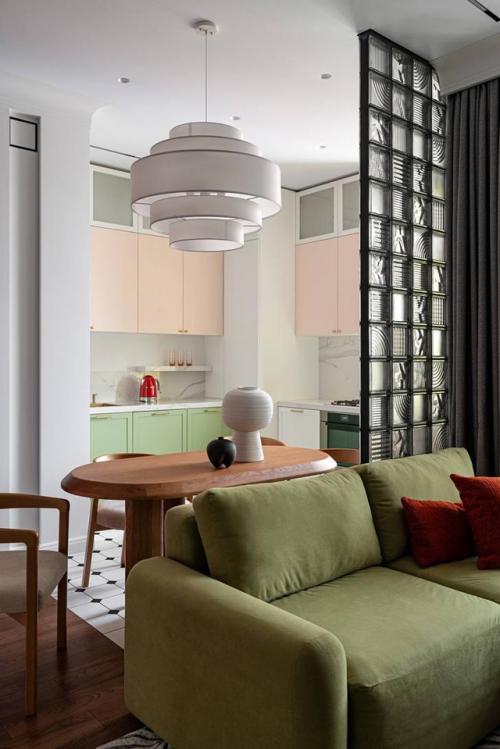 Яркий интерьер для семьи, влюблённой в путешествия. 01