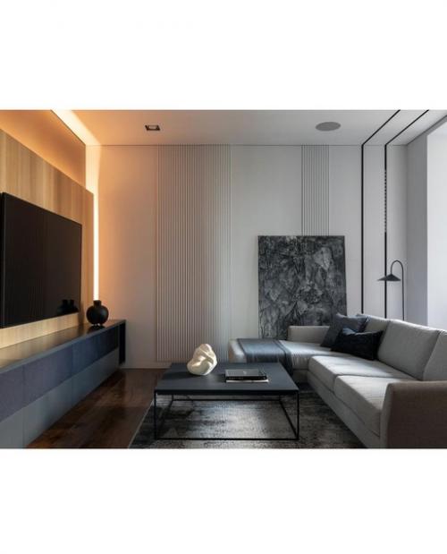 Открытое пространство квартиры в темных оттенках. 06