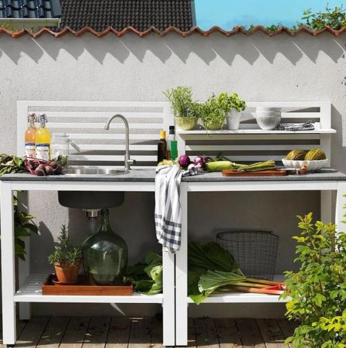 Летом такой сарайчик. 04