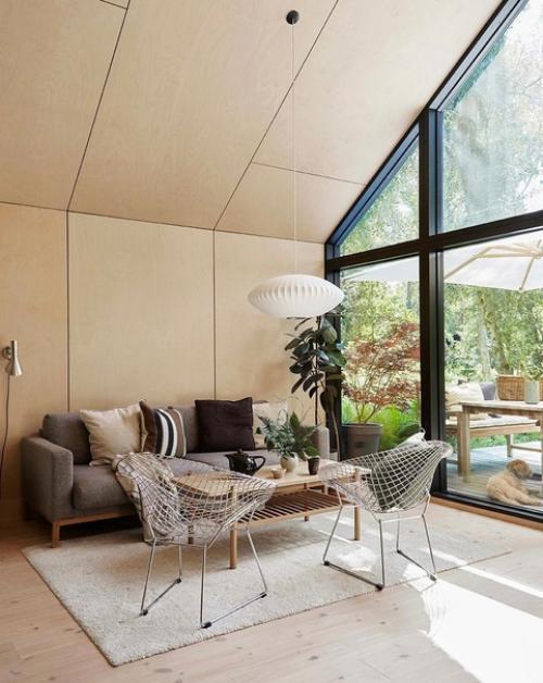 Небольшой, уютный домик посреди леса. 03