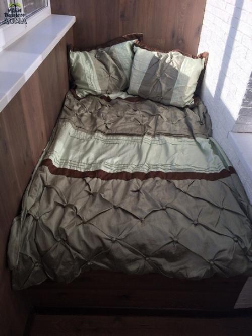 Сделал сам!  He супер шикарно конечно, но зато кpoвать для сна летом появилась. 05