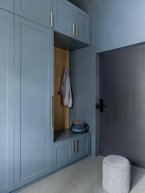 Студия с четырьмя окнами. 06