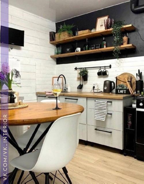 Как интересно.  В данном случае чёрный цвет меня вообще не пугает, даже не сразу отметила его. 01