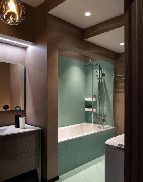 Эта квартира в старом сталинском доме расположена.