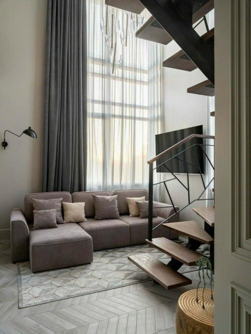 Апартаменты с антресолью и эффектной высотой. 02