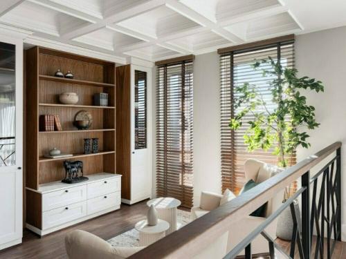 Апартаменты с антресолью и эффектной высотой. 04