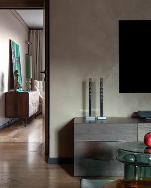 Эта квартира в старом сталинском доме расположена. 02