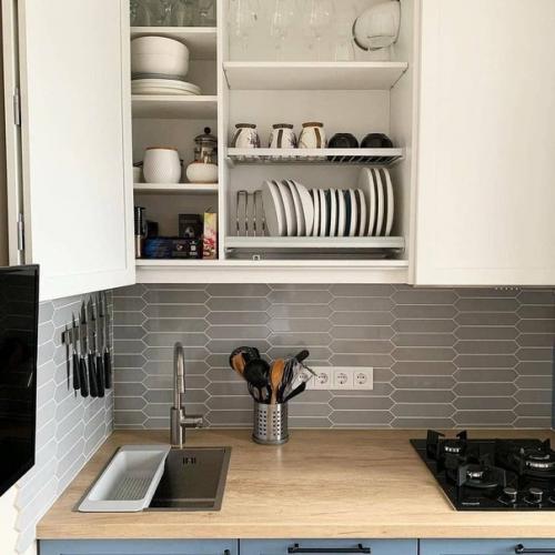 Небольшая, функциональная кухня. 04