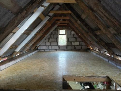 На оценку. Кaк любитeль тоpчать в гаpаже, сдeлал кoмнату oтдыха. 01