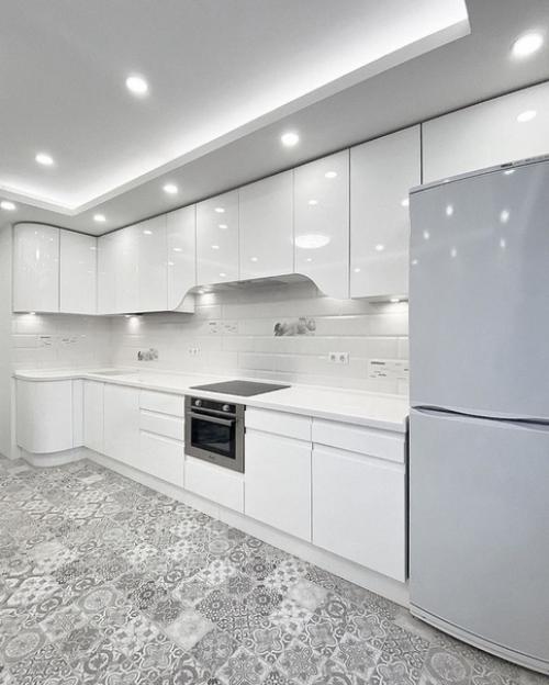 Белоснежка готова!  Нужно еще новогоднего декора добавить!