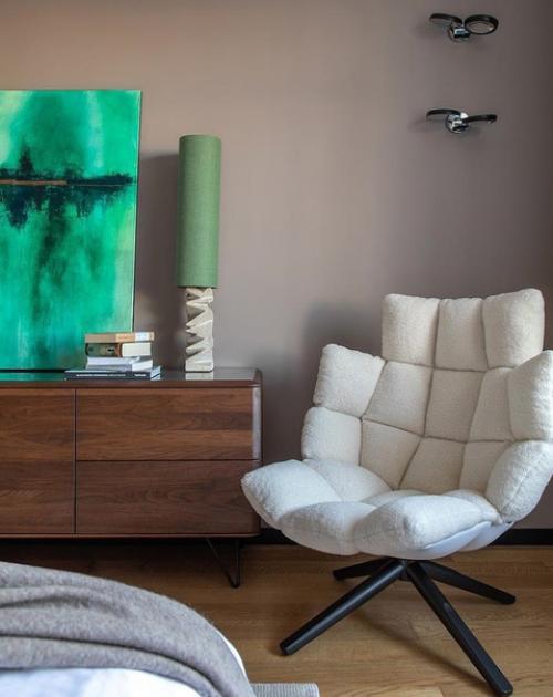 Эта квартира в старом сталинском доме расположена. 01