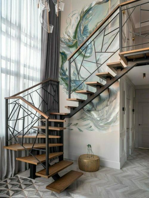 Апартаменты с антресолью и эффектной высотой. 01