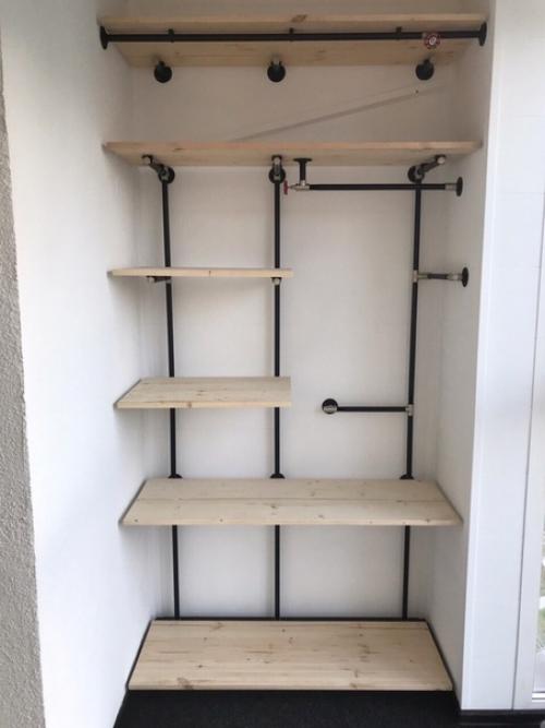 Решил сделать систему хранения на балконе.