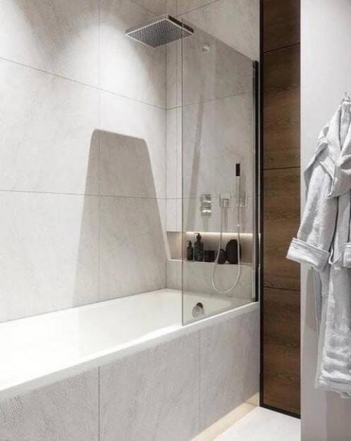 Использование черного цвета.