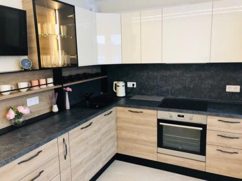 Все продумывали вместе с мужем.  