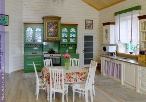 Ваууу, здорово!  Никого не слушайте в вашем доме есть жизнь, душа и остров для семьи.