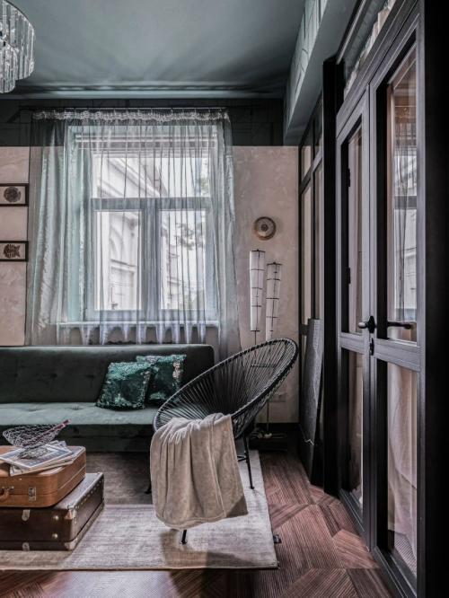 Свет и история: Сталинка с анфиладой. 04