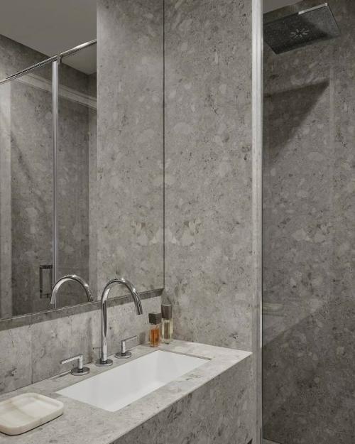 Светлый интерьер для отца и дочери - студентки. 09