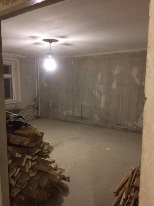 Обновили квартиру.  Самым сложным было все сломать и вынести строймусор, а его оказалось намного больше чем мы предполагали. 02