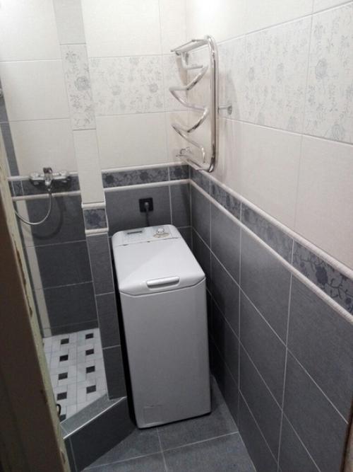 У нас очень скромных размеров ванная комната имеется. 02