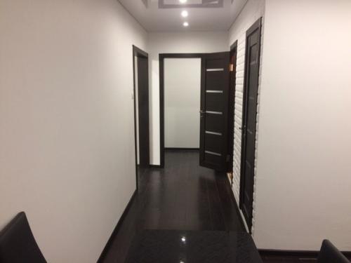 Обновили квартиру.  Самым сложным было все сломать и вынести строймусор, а его оказалось намного больше чем мы предполагали. 05