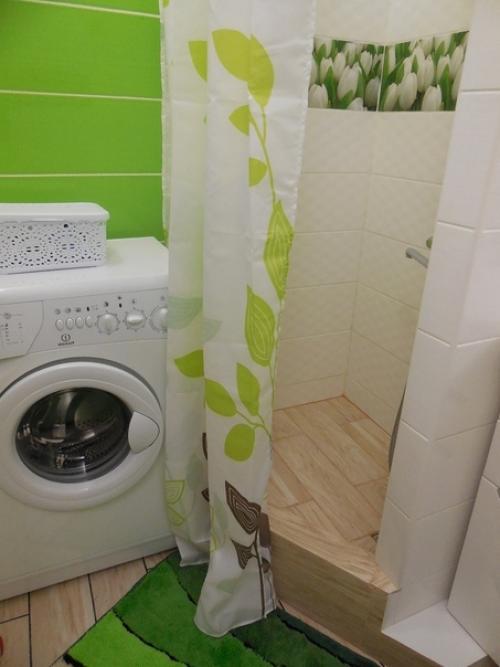 Очень хотела ярких красок в ванной комнате. 04