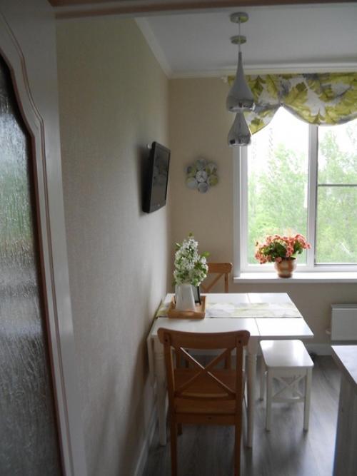 Не смотря на то, что кухня маленькая, мы очень хотели сделать её уютной! 05