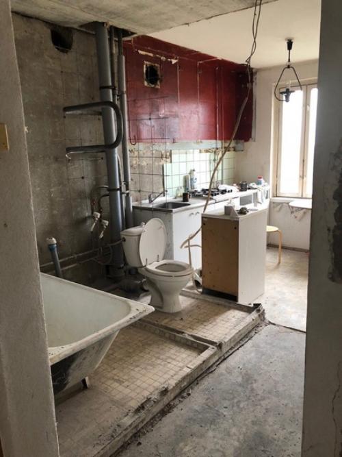 Купили убитую квартиру и выжали из нее максимум.