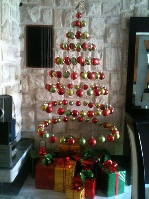 Котики были бы рады таким елочкам.