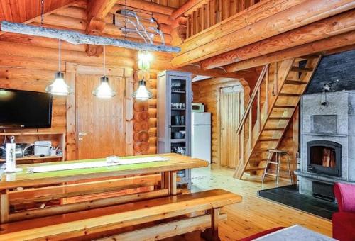 Очень люблю домики из оцилиндрованного бруса, они такие теплые и уютные. 03