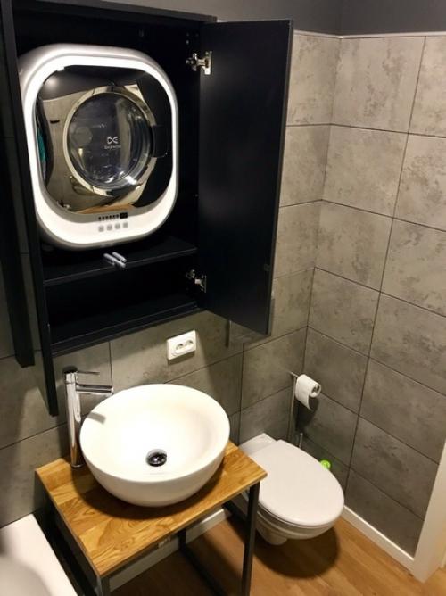 Стиральную машинку спрятали за зеркалом! 03