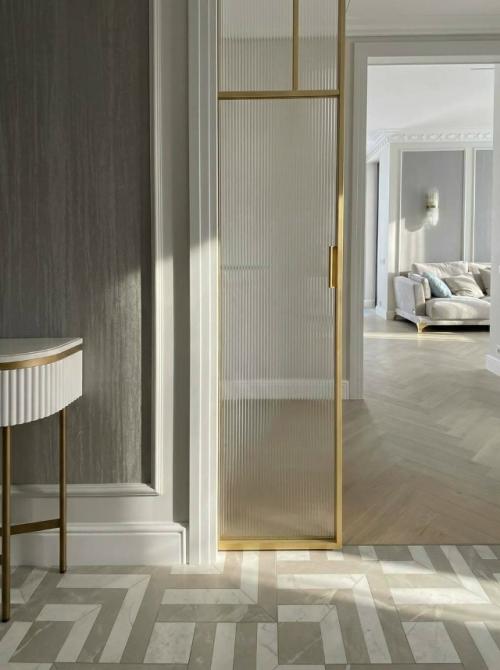 Интерьер с видом на воду. 03