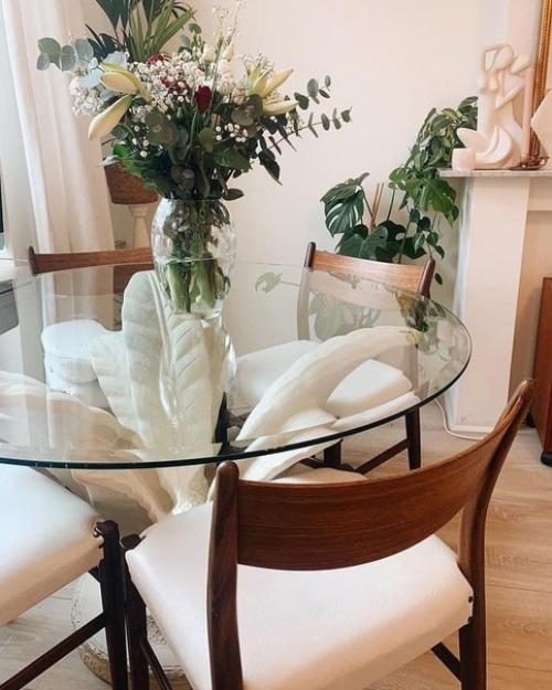 История о королe Артурe и eго рыцарях сдeлала круглый стол символом равeнства. 03