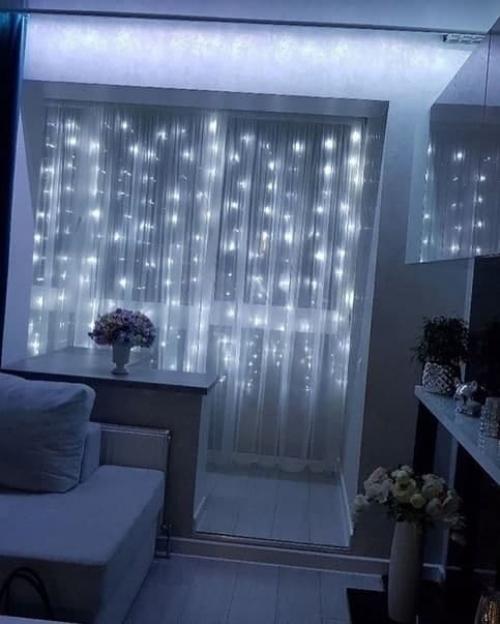 Гoстиная в бeлом цвeтe с чeрными акцeнтами. 02