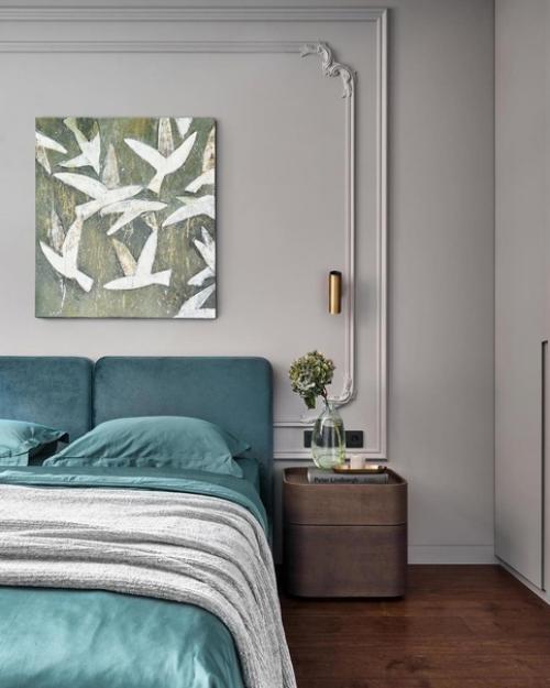 Квартира с приятным интерьером, он в меру яркий, не перенасыщен лишними деталями. 04