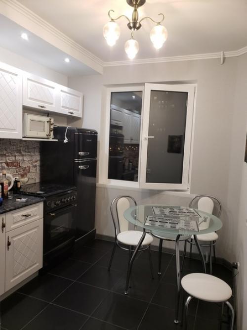 Ремонт в своей однокомнатной квартире сделал.