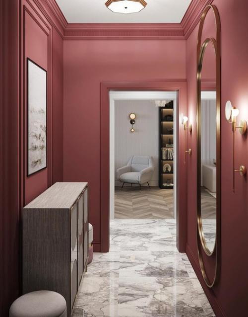 Яркий, эффектный холл.