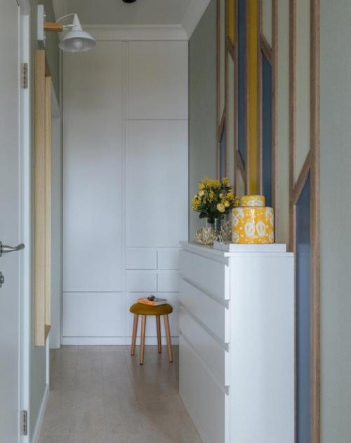 Кухня - гостиная оформленная в ярких и очень жизнерадостных оттенках. 02