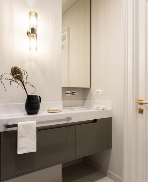 Лаконичный интерьер спальной комнаты. 03