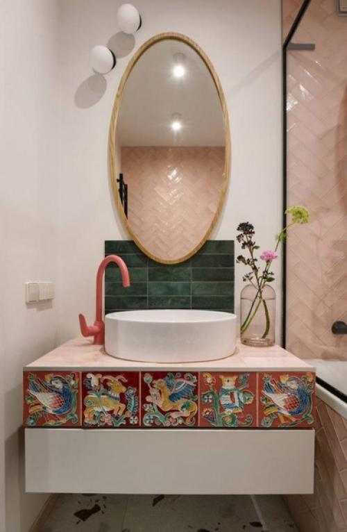 Яркий, колоритный интерьер. 02