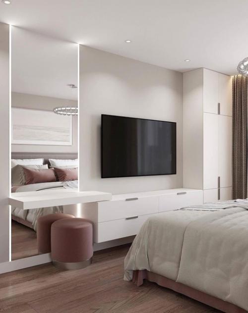 Уютная спальная комната в теплых тонах.