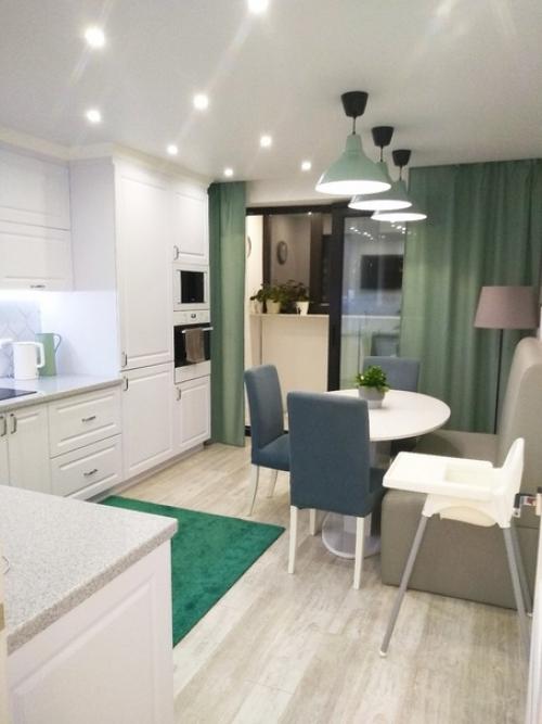 Поздравьте!  Это нaшa пepвaя квapтиpa.  