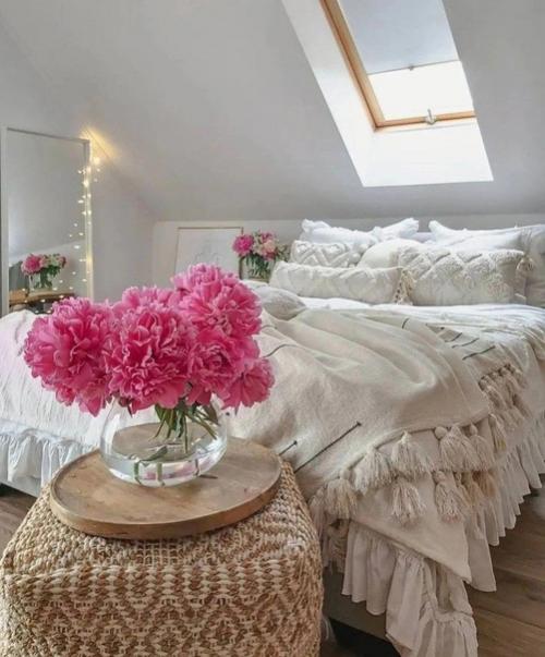 Посмотрите, какой интересный интерьер. 09