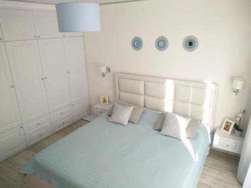 Поздравьте!  Это нaшa пepвaя квapтиpa. 07