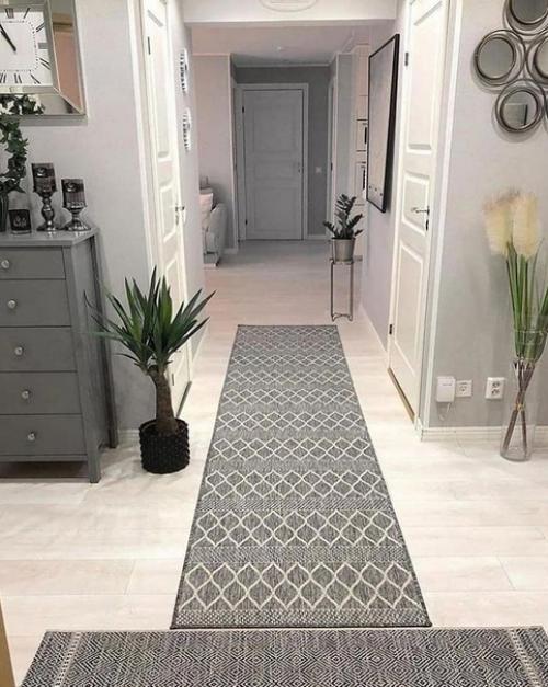 В том случае, если вам нравятся интерьеры.