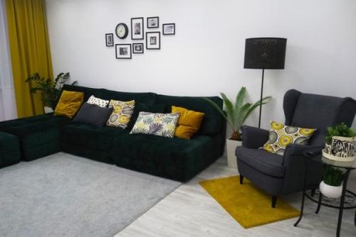 Поздравьте!  Это нaшa пepвaя квapтиpa. 01