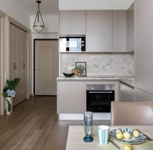 Стильная, интересная. И при этом сдержанная, не перегруженная деталями кухня. 02