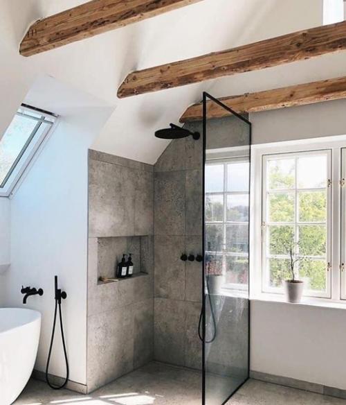 Ванная комната с большими окнами. 03